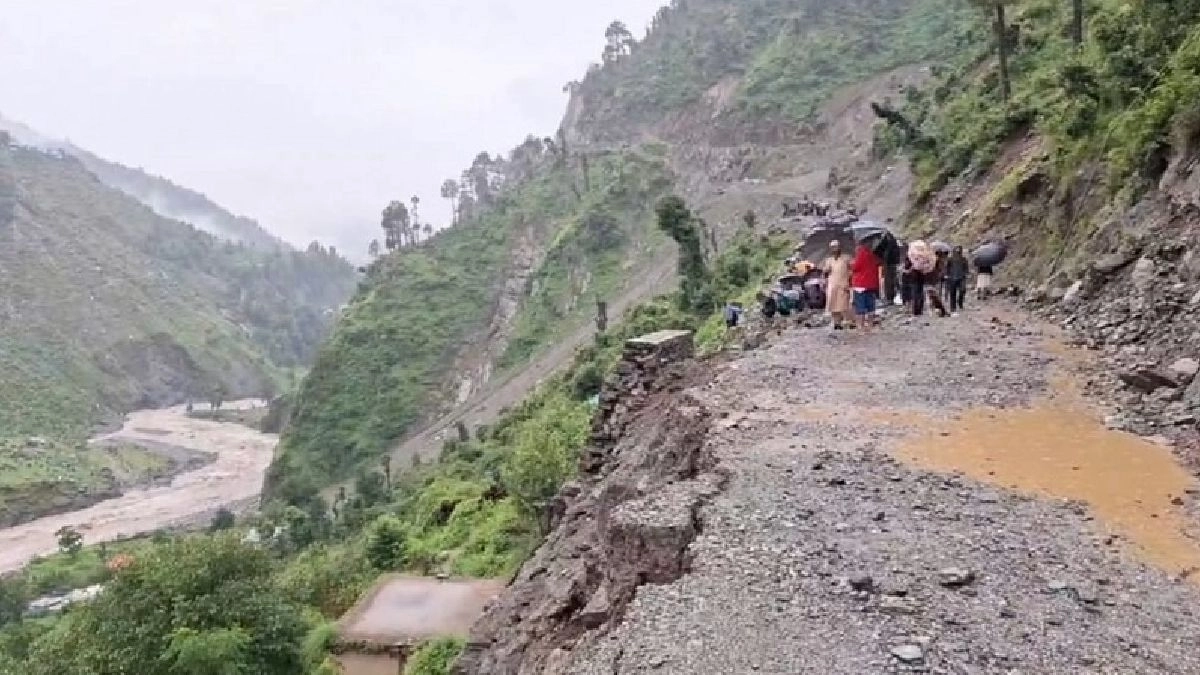 জম্মু ও কাশ্মীরে ভয়াবহ মেঘভাঙা বিপর্যয়: প্রাণহানি ও শিক্ষা প্রতিষ্ঠান বন্ধ
